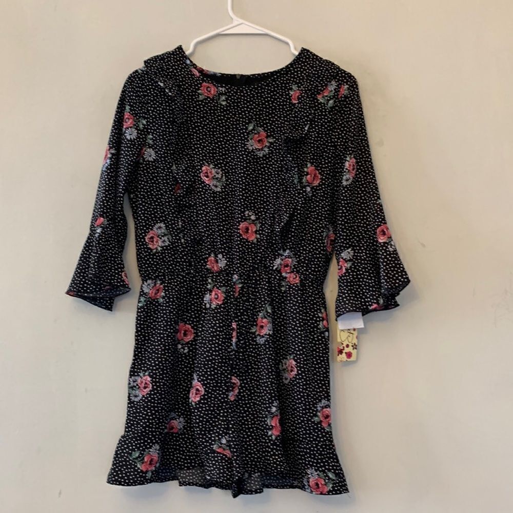 Speechless black floral romper with bell sleeves and necklace Size XL NWT